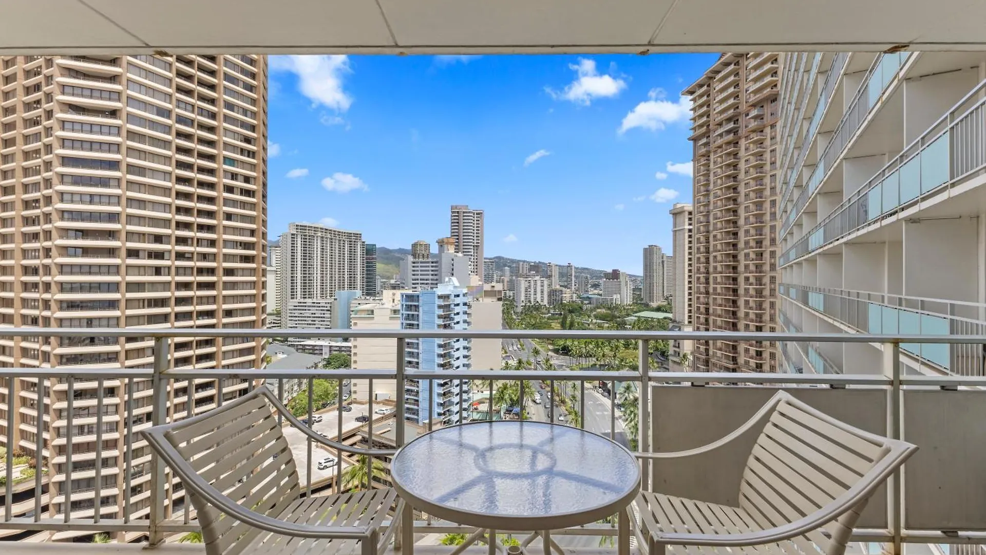 Ilikai Condo Close To Beach - City View contacts